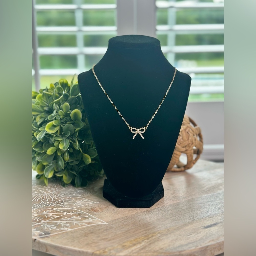 Elegant Gold Tone Sparkle Bow Necklace